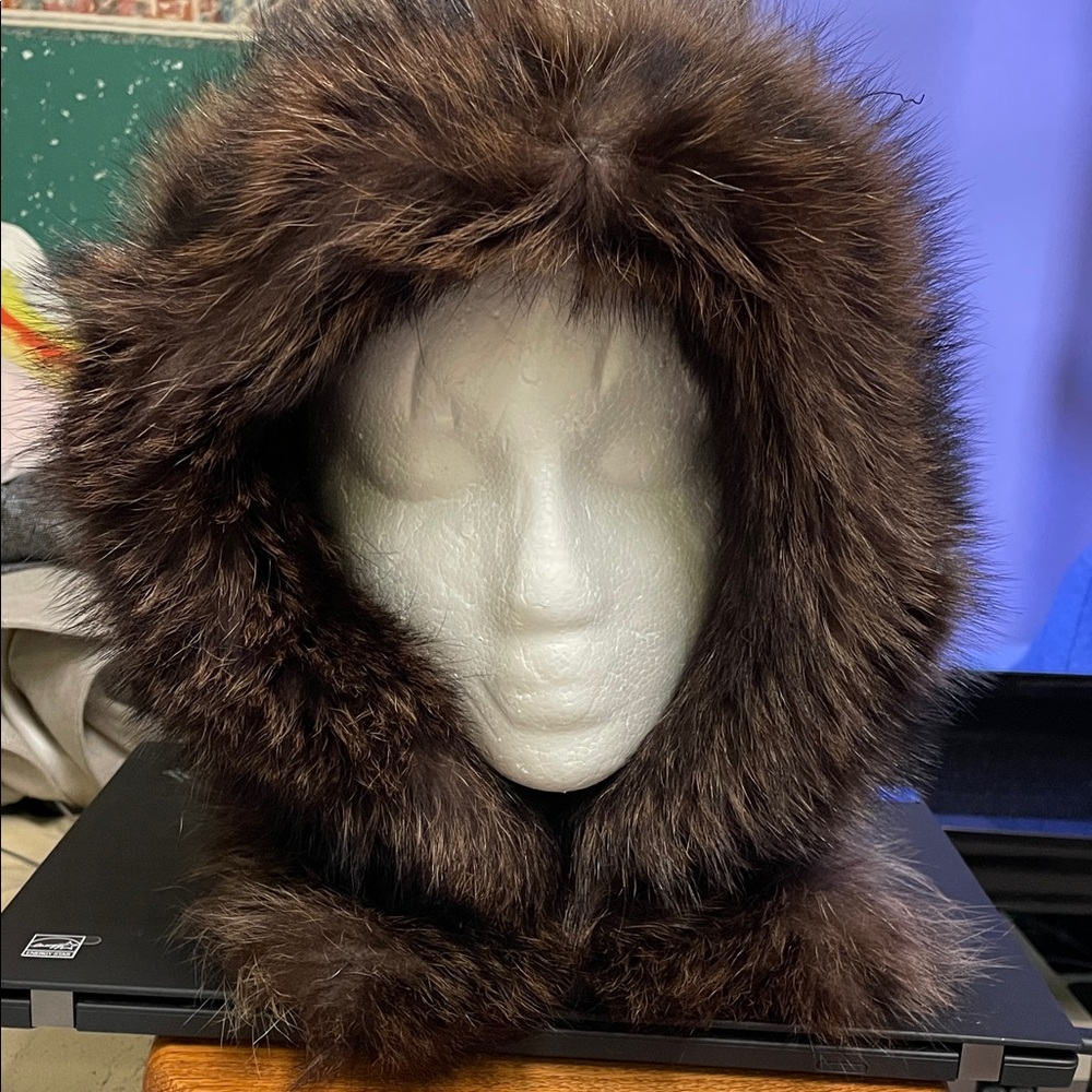 Vintage Luxurious real Fur Hood- stunning in like new condition
